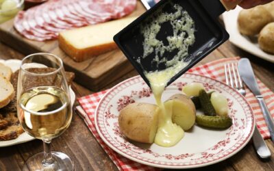 Quel vin boire avec la raclette ? Découvrez les conseils de Les Fromages de Mathieu