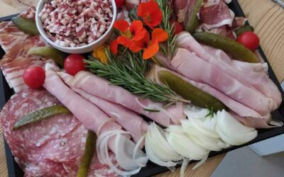 Quelle charcuterie manger avec une raclette ? Conseils de votre fromagerie