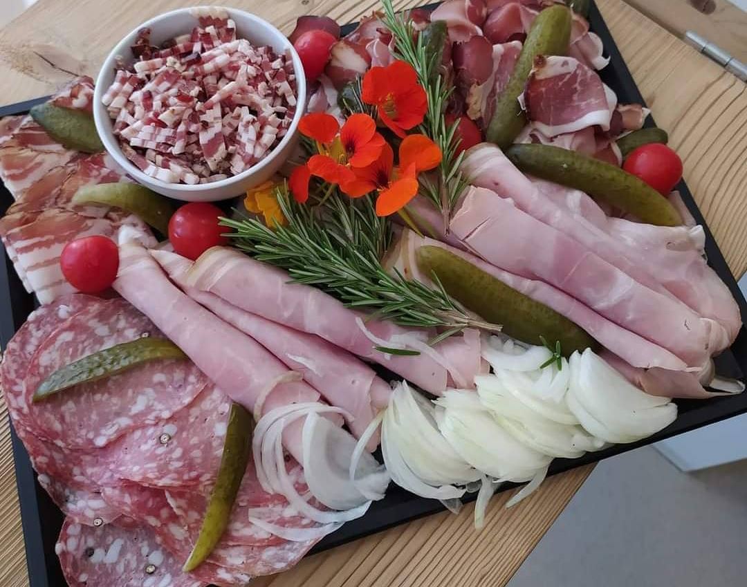 Quelle charcuterie manger avec une raclette ?